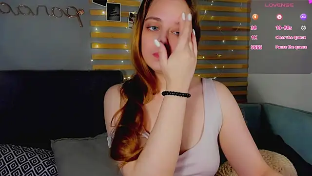 Snapshot of Alice_Wanderr chatting on 03-06-26, 02:19 Alice Wanderr online show from 03-06-26, 02:19