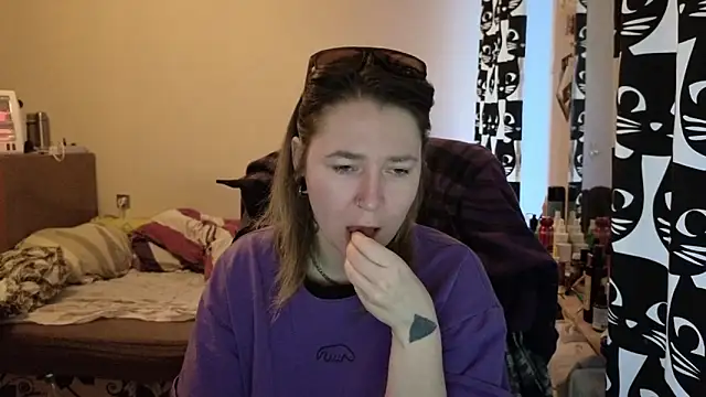 Snapshot of Ozalin_ chatting on 02-03-26, 07:13 Ozalin online show from 02-03-26, 07:13