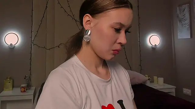 Snapshot of MemoriRae chatting on 03-13-26, 09:16 MemoriRae online show from 03-13-26, 09:16