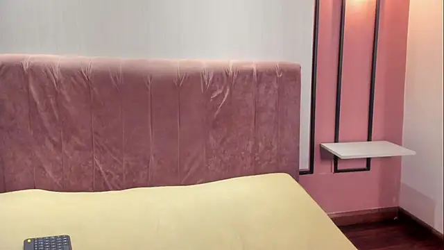 HannaWen  online show from 02-04-26, 12:00