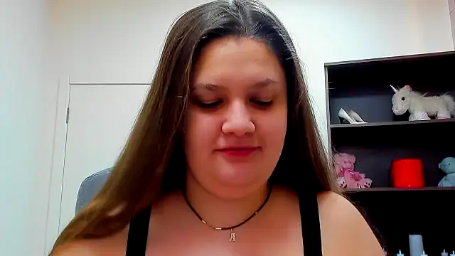 Snapshot of Maddinia chatting on 03-01-26, 08:38 Maddinia online show from 03-01-26, 08:38