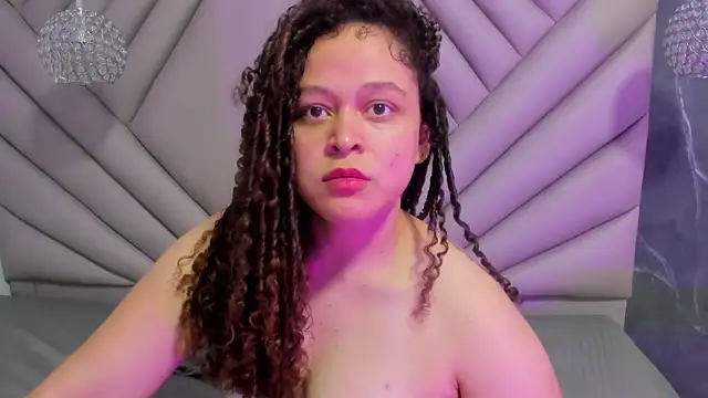 Snapshot of IrinaVoshh_ chatting on 02-13-26, 07:21 IrinaVoshh online show from 02-13-26, 07:21