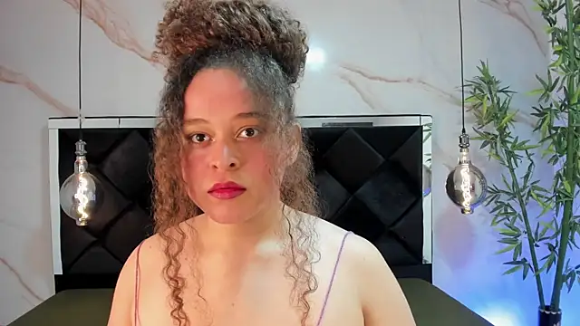 Snapshot of IrinaVoshh_ chatting on 03-23-26, 07:18 IrinaVoshh online show from 03-23-26, 07:18