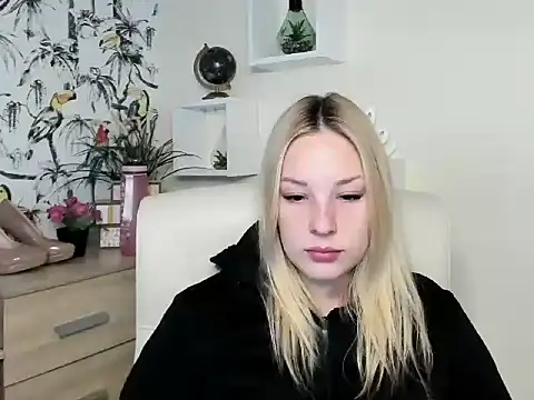 VelvetAngela online show from 03-11-26, 06:41