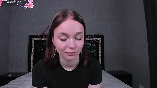 Snapshot of LillianPerry chatting on 03-12-26, 05:52 LillianPerry online show from 03-12-26, 05:52