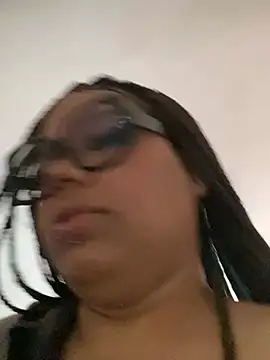 Snapshot of AlahiaFrequency chatting on 03-07-26, 10:29 AlahiaFrequency online show from 03-07-26, 10:29