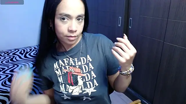 Snapshot of paula_lopez__ chatting on 06-14-26, 05:37 paula lopez online show from 06-14-26, 05:37