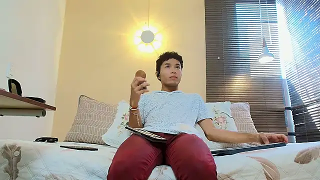 Snapshot of Damon_Salvarote_S chatting on 03-09-26, 03:16 Damon Salvarote S online show from 03-09-26, 03:16