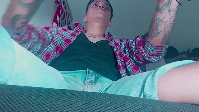 Snapshot of theskateboy chatting on 02-09-26, 04:16 theskateboy online show from 02-09-26, 04:16