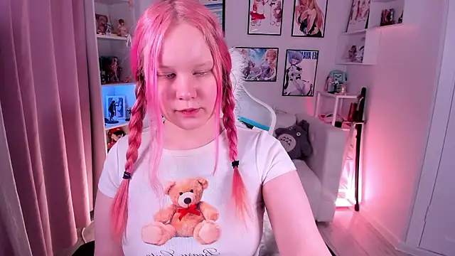 Snapshot of AnnieVibe chatting on 03-05-26, 05:31 AnnieVibe online show from 03-05-26, 05:31