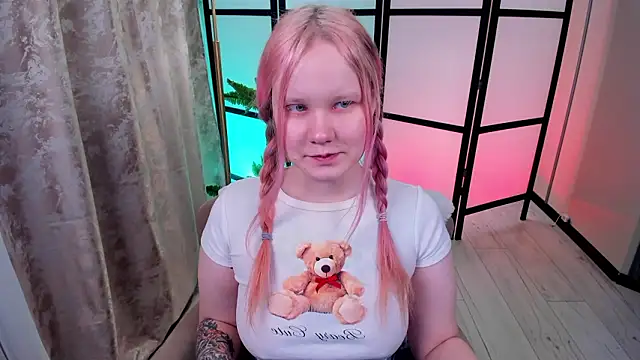 Snapshot of AnnieVibe chatting on 03-13-26, 05:41 AnnieVibe online show from 03-13-26, 05:41