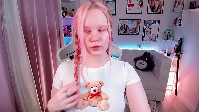 Snapshot of AnnieVibe chatting on 03-14-26, 05:40 AnnieVibe online show from 03-14-26, 05:40