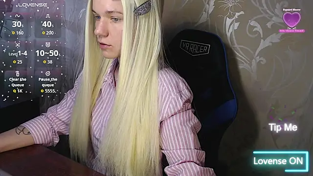 Snapshot of Shiny_Victoria chatting on 03-06-26, 08:55 Shiny Victoria online show from 03-06-26, 08:55