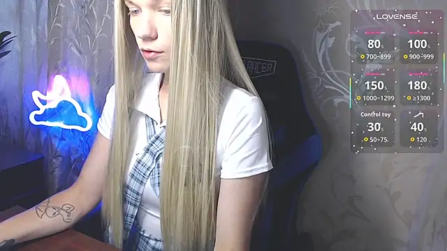 Snapshot of Shiny_Victoria chatting on 07-18-26, 08:29 Shiny Victoria online show from 07-18-26, 08:29