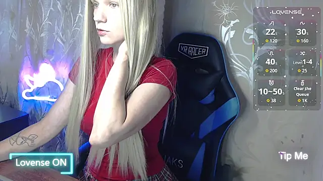 Snapshot of Shiny_Victoria chatting on 07-19-26, 07:12 Shiny Victoria online show from 07-19-26, 07:12