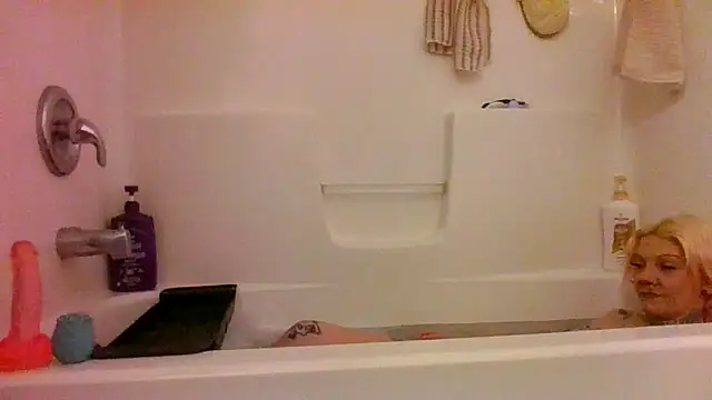 Snapshot of CrystalMaria8 chatting on 02-25-26, 12:48 CrystalMaria8 online show from 02-25-26, 12:48