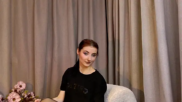 NicoleLuxe online show from 02-26-26, 05:45