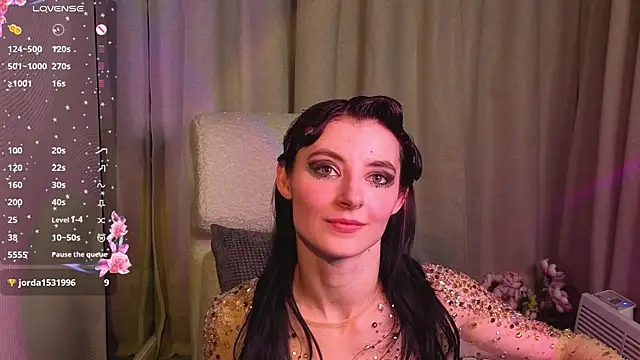 NicoleLuxe online show from 04-16-26, 09:39