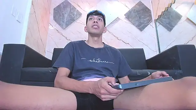 Snapshot of biig_boy chatting on 02-12-26, 08:04 biig boy online show from 02-12-26, 08:04