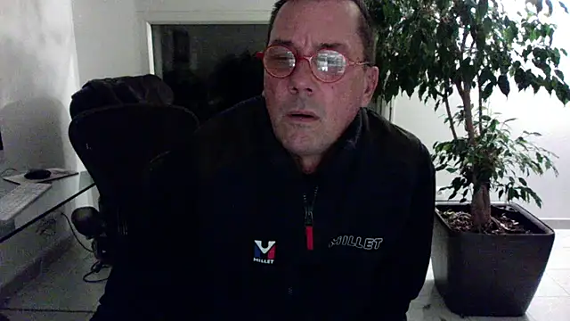 erw4n38 online show from 02-04-26, 09:53