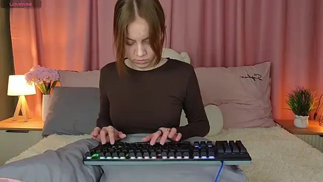 AliceYummy online show from 02-18-26, 07:54