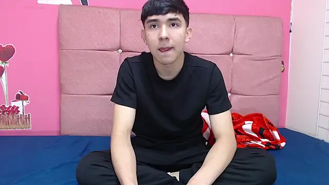 Snapshot of massimoferrera303av chatting on 02-16-26, 06:26 massimoferrera303av online show from 02-16-26, 06:26