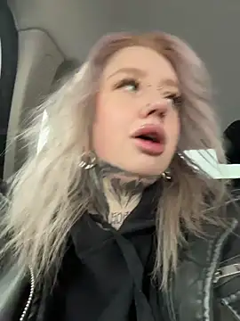 Snapshot of Chiibi chatting on 03-05-26, 11:39 Chiibi online show from 03-05-26, 11:39