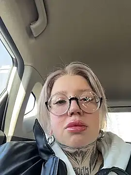 Snapshot of Chiibi chatting on 03-07-26, 11:18 Chiibi online show from 03-07-26, 11:18