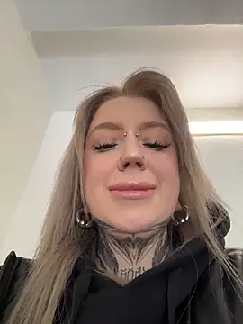 Snapshot of Chiibi chatting on 03-08-26, 11:14 Chiibi online show from 03-08-26, 11:14