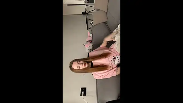 lunli0 online show from 02-18-26, 07:04