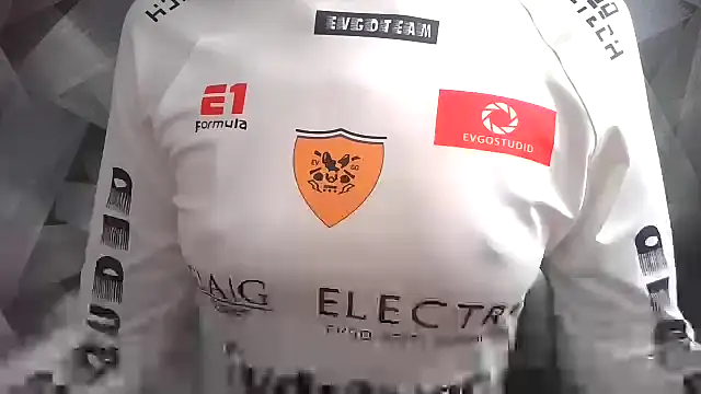 Snapshot of AlicePhyllis chatting on 03-07-26, 06:21 AlicePhyllis online show from 03-07-26, 06:21