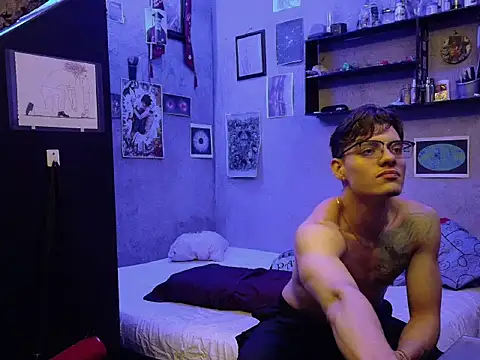 Snapshot of The-cashmaster chatting on 03-11-26, 03:45 The-cashmaster online show from 03-11-26, 03:45