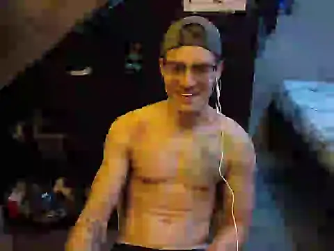 Snapshot of The-cashmaster chatting on 04-08-26, 11:48 The-cashmaster online show from 04-08-26, 11:48