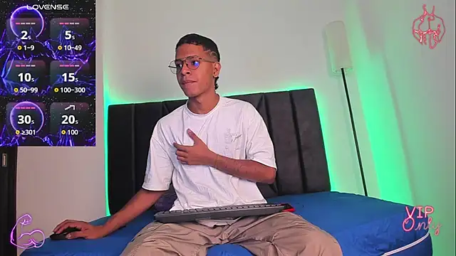 Snapshot of StellayDrake chatting on 02-15-26, 01:41 StellayDrake online show from 02-15-26, 01:41