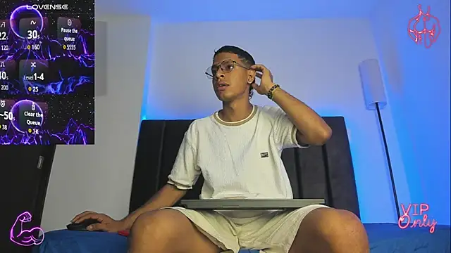 Snapshot of StellayDrake chatting on 02-19-26, 01:51 StellayDrake online show from 02-19-26, 01:51