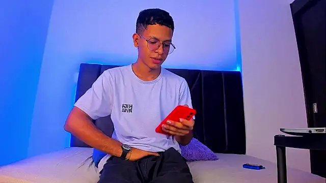 Snapshot of StellayDrake chatting on 03-14-26, 10:15 StellayDrake online show from 03-14-26, 10:15