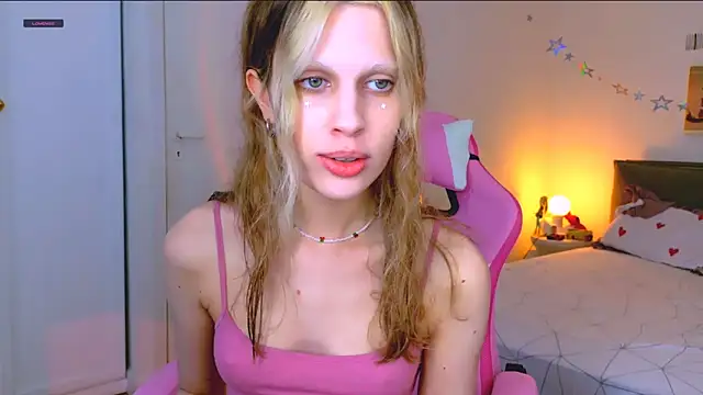 Maxine gold online show from 06-20-26, 08:17
