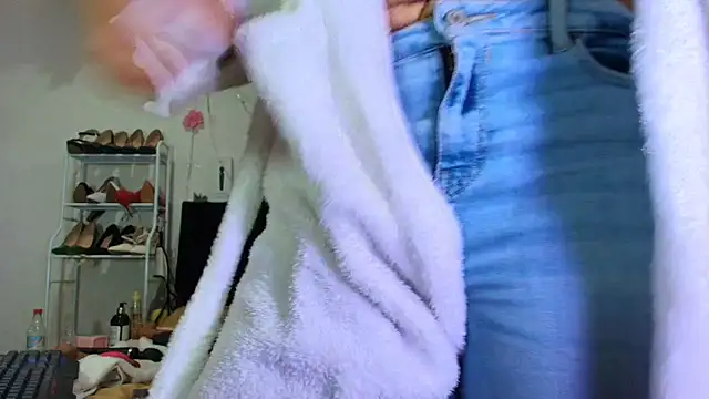 Isabelle Sara online show from 04-05-26, 07:00