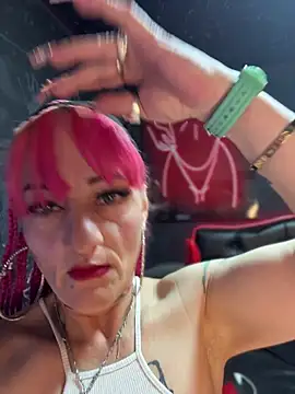 Snapshot of Karolaiin_LS chatting on 02-04-26, 07:53 Karolaiin LS online show from 02-04-26, 07:53