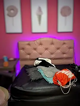 Snapshot of Karolaiin_LS chatting on 03-08-26, 01:26 Karolaiin LS online show from 03-08-26, 01:26