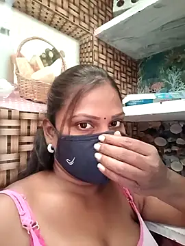 Snapshot of Tamil_Hot_Nisha chatting on 02-17-26, 06:10 Tamil Hot Nisha online show from 02-17-26, 06:10