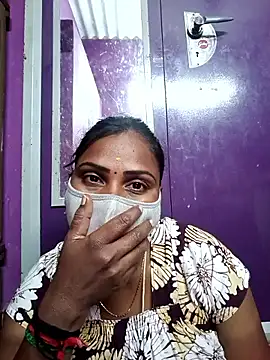 Snapshot of Tamil_Hot_Nisha chatting on 03-12-26, 06:47 Tamil Hot Nisha online show from 03-12-26, 06:47