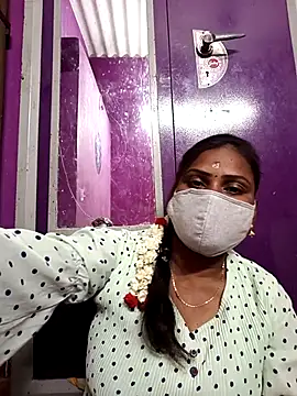 Snapshot of Tamil_Hot_Nisha chatting on 03-13-26, 02:01 Tamil Hot Nisha online show from 03-13-26, 02:01