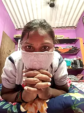 Snapshot of Tamil_Hot_Nisha chatting on 03-15-26, 04:18 Tamil Hot Nisha online show from 03-15-26, 04:18