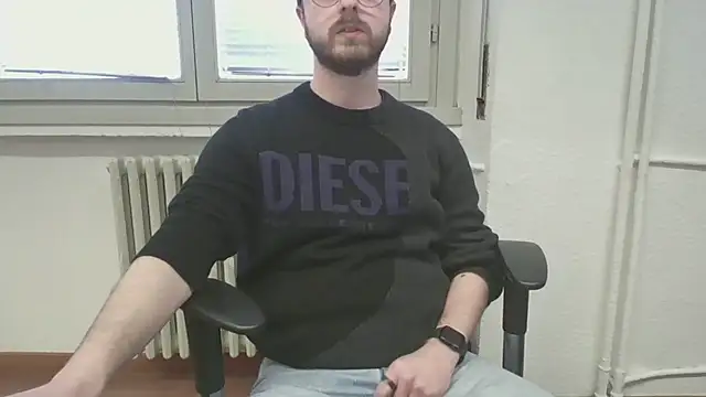 Snapshot of ItalianAlex chatting on 02-26-26, 02:05 ItalianAlex online show from 02-26-26, 02:05