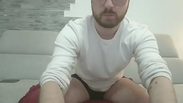 Snapshot of ItalianAlex chatting on 03-08-26, 07:50 ItalianAlex online show from 03-08-26, 07:50