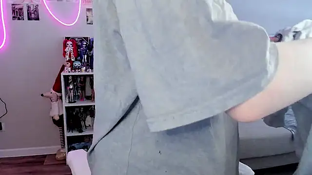 Snapshot of MollysLand chatting on 03-03-26, 08:20 MollysLand online show from 03-03-26, 08:20