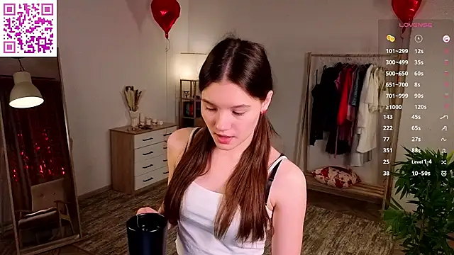 Snapshot of MirthaZien chatting on 03-03-26, 01:01 MirthaZien online show from 03-03-26, 01:01