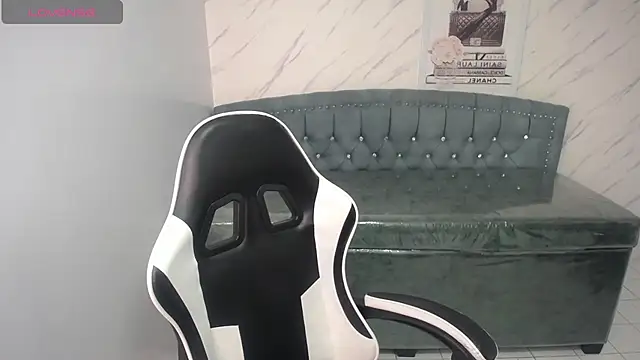elizabeth t  online show from 07-18-26, 08:12