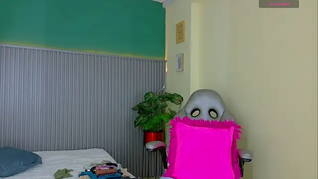 miss monserrate01 online show from 06-23-26, 02:04